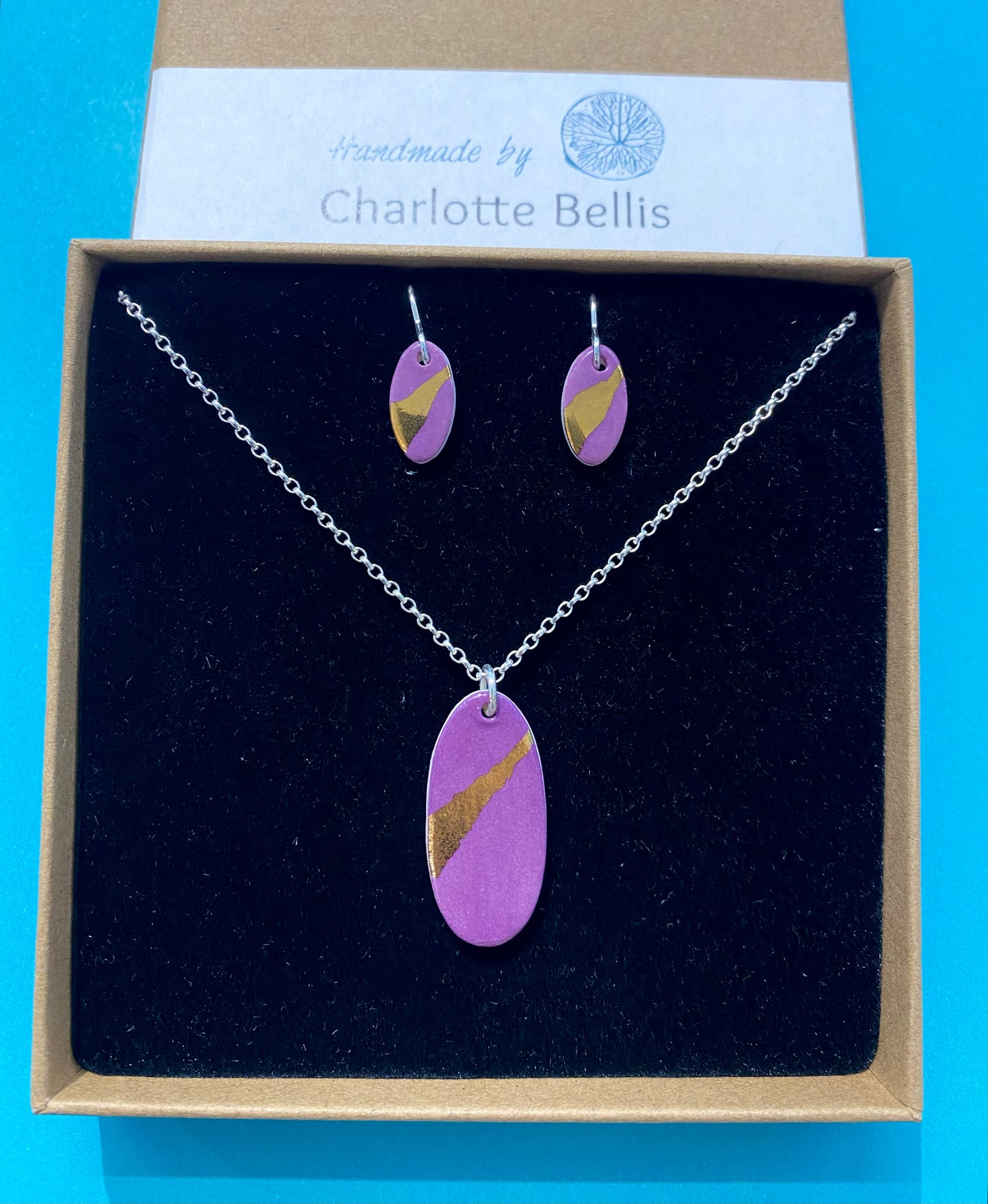 Oval Necklace with 24ct Gold Detailing