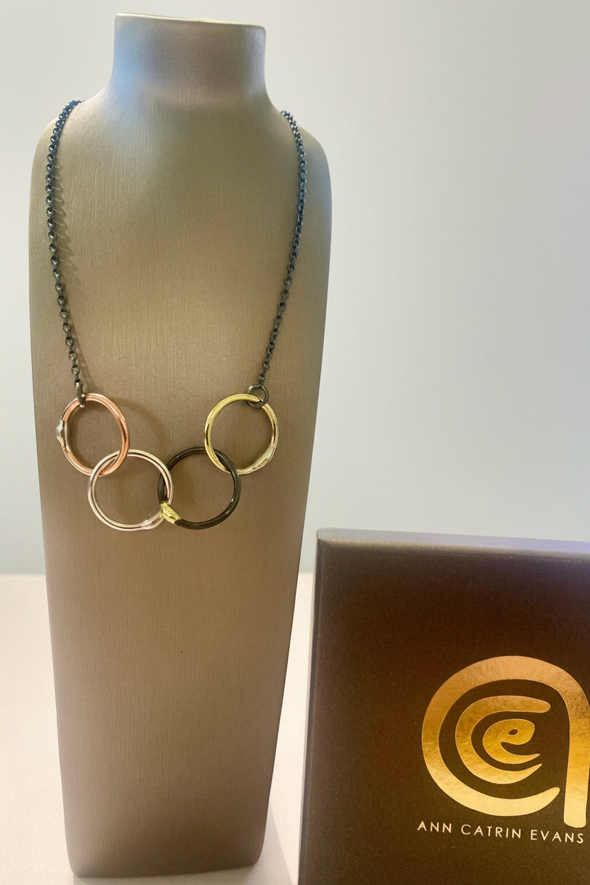 Gwlith Family Necklace 4 rings