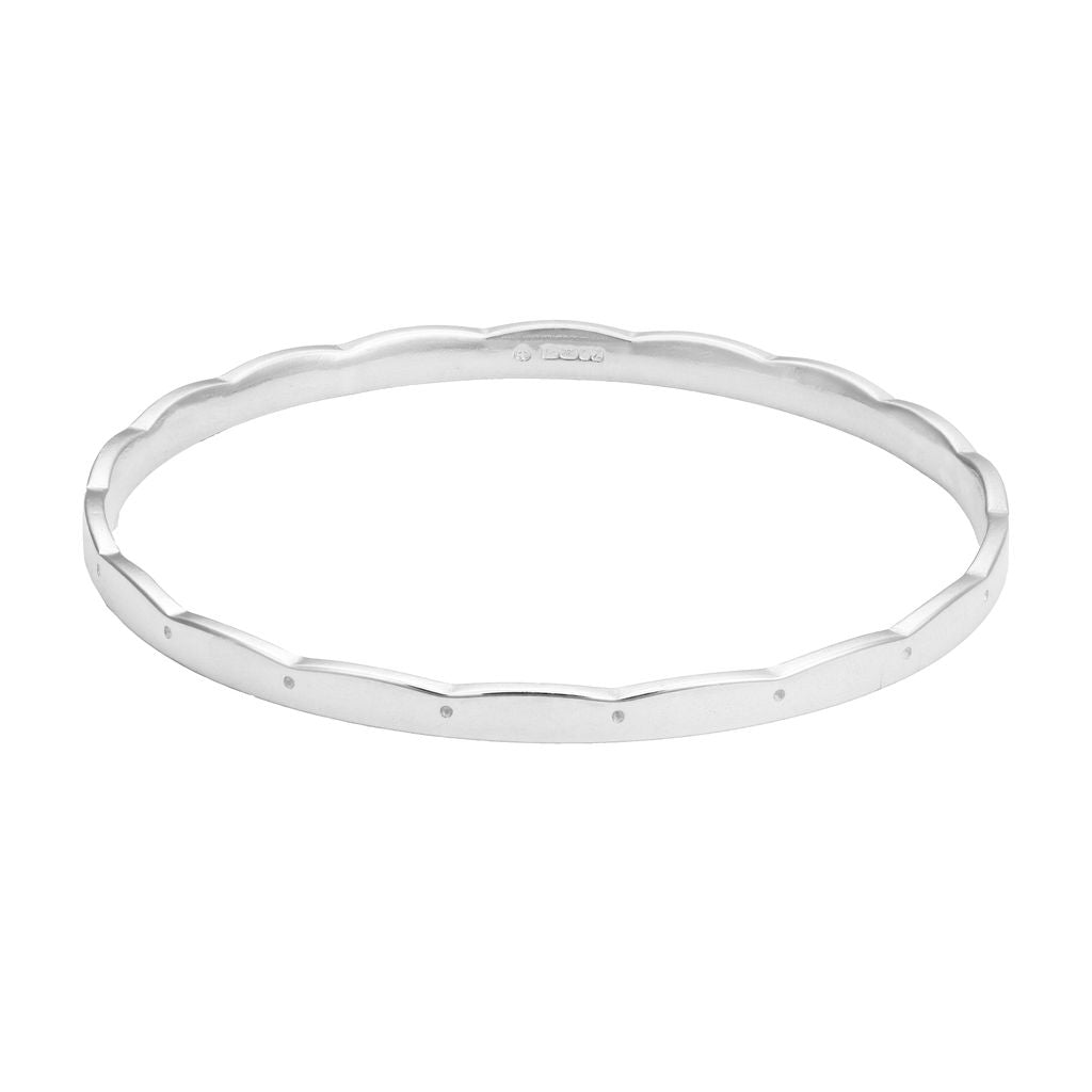 Scalloped Pattern Bangle