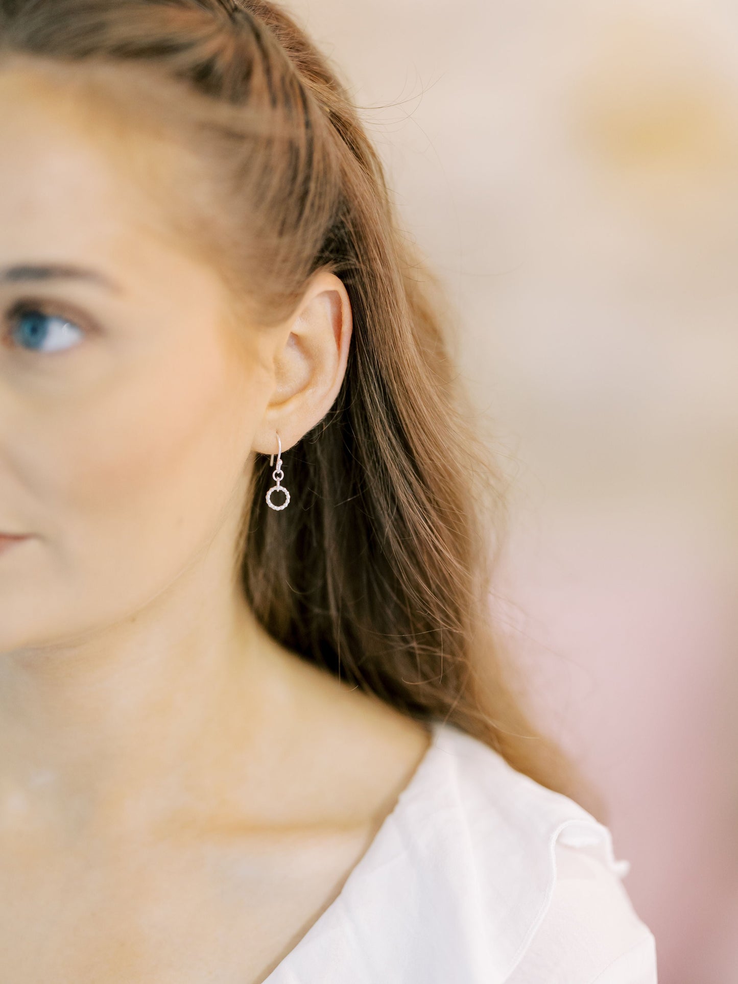 Clustdlysau Hŵp Sengl Bach - Arian