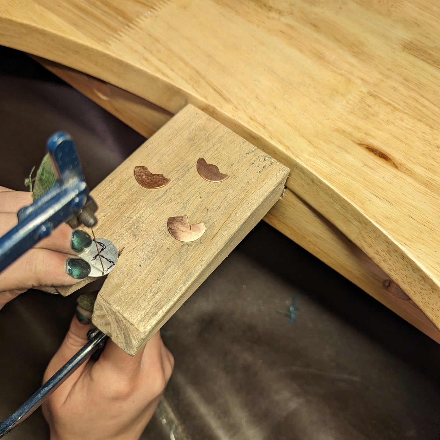 Create a pair of Silver Earrings with Hanna Liz 13/6/2026 (Afternoon)