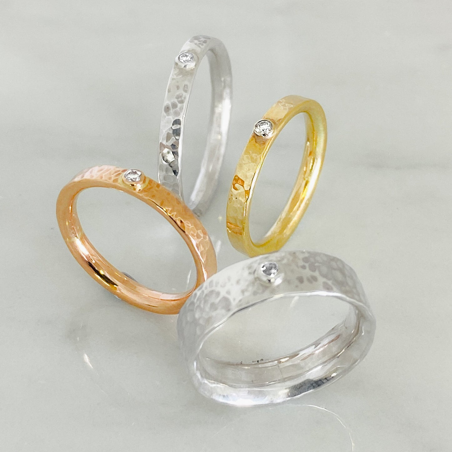 Modrwy Priodas Dimpled Rose Gold Diamond