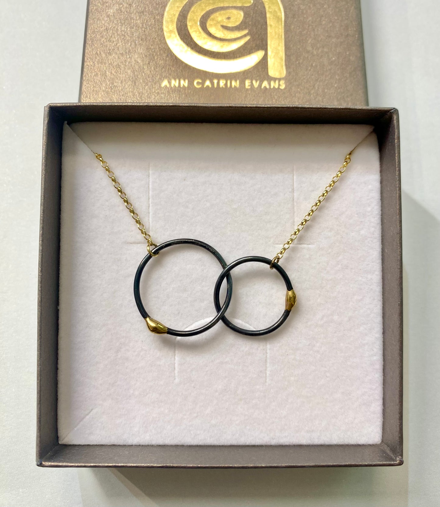 Gwlith Necklace with 9ct Gold Chain