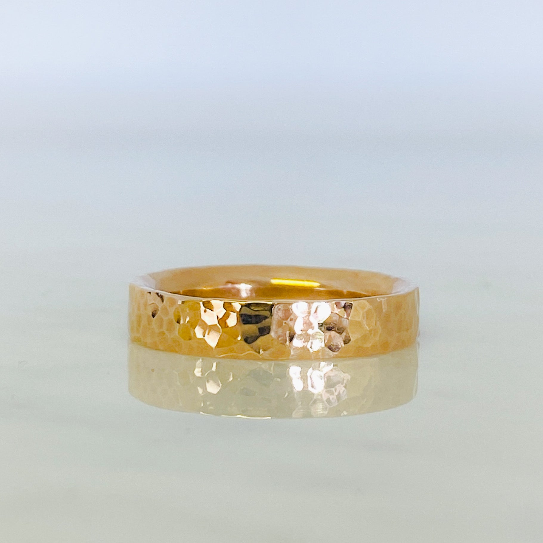 Rose Gold Dimpled Wedding Ring – Siop iard