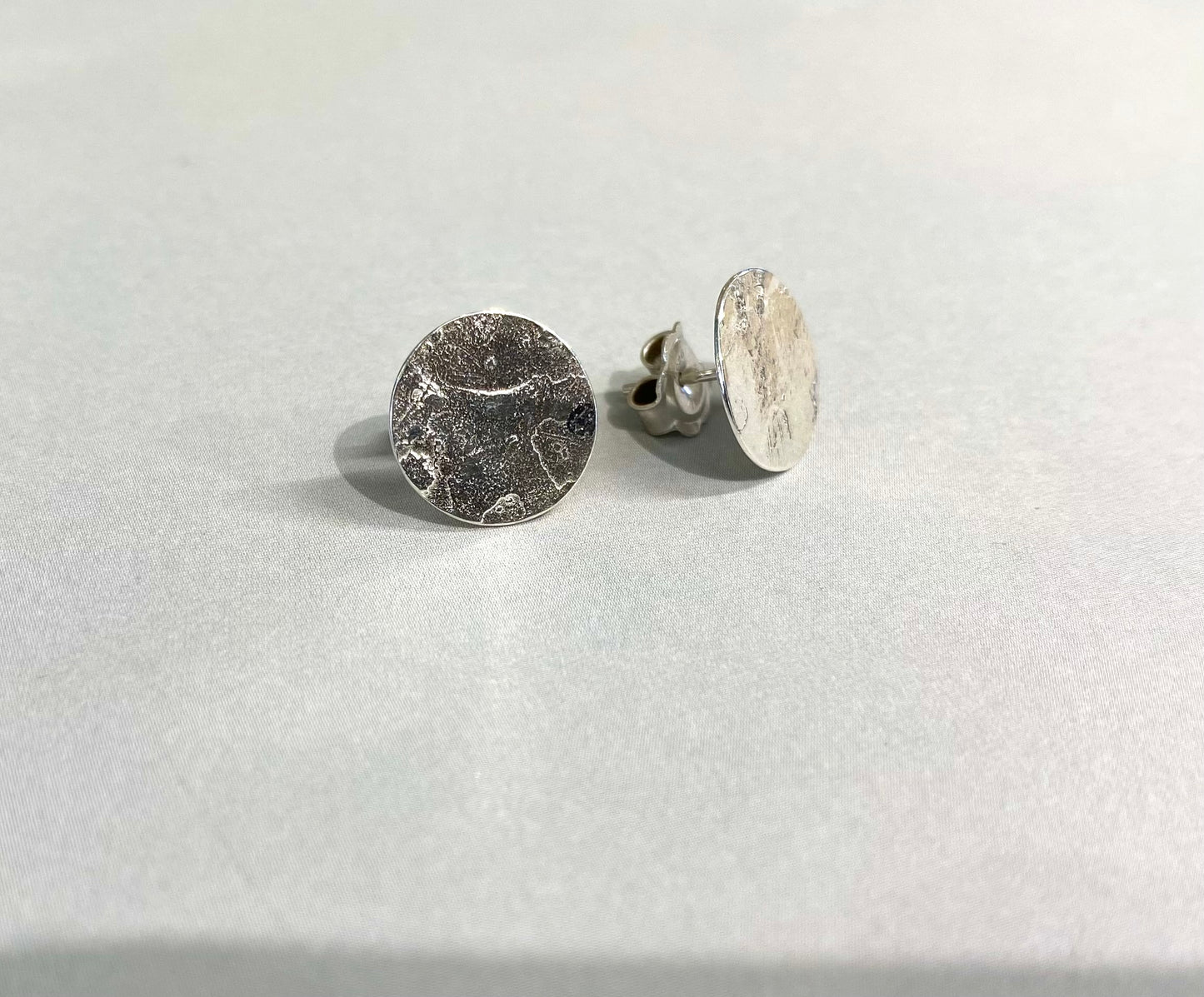 Lloer Stud Earrings