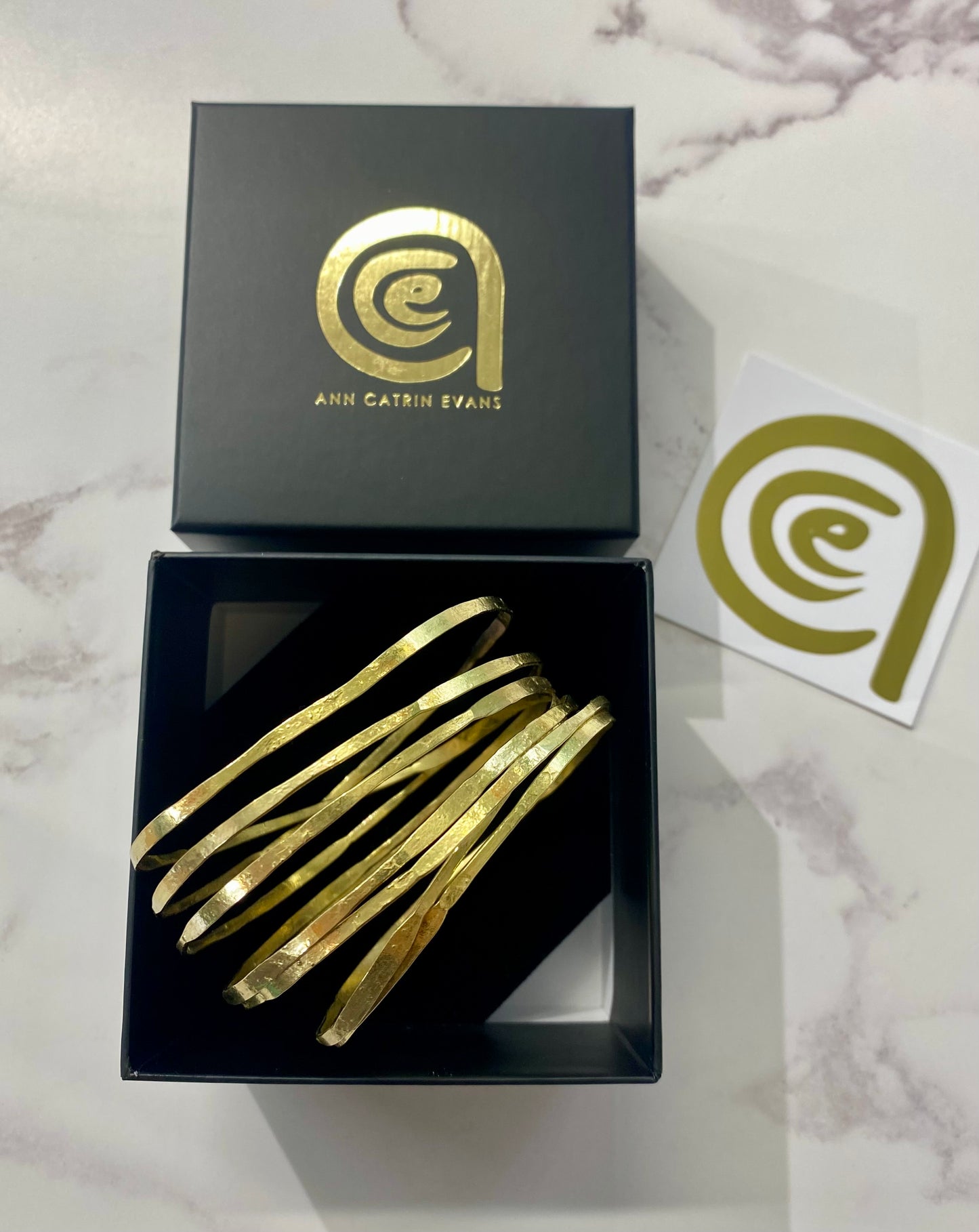 ‘Amrwd' Wrapped Brass Bangle - Fine