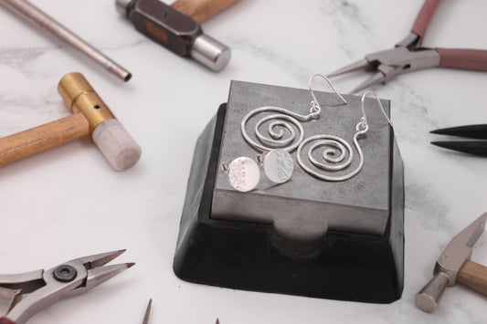 Create Two Pairs of Silver Earrings with Angela Evans 31/10/2026