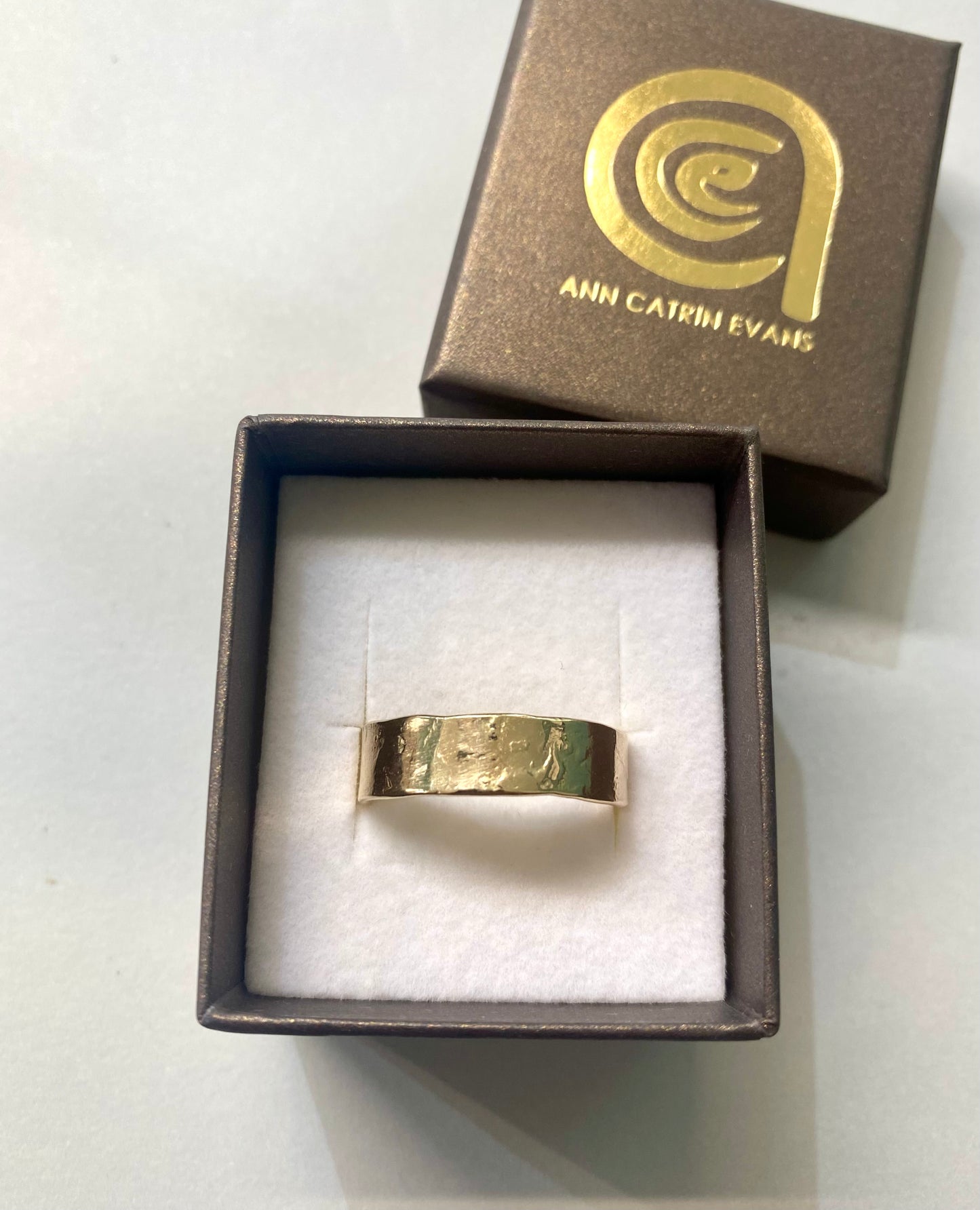 Amrwd 9ct Gold Ring