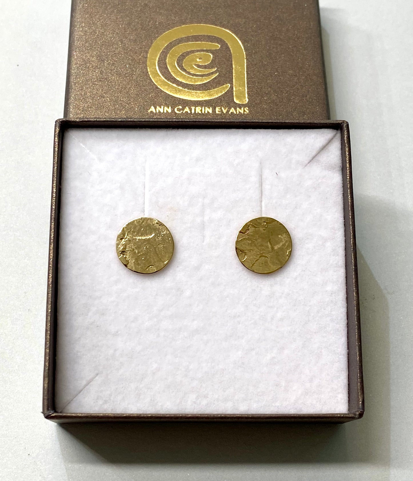 Lloer 9ct Gold Stud Earrings