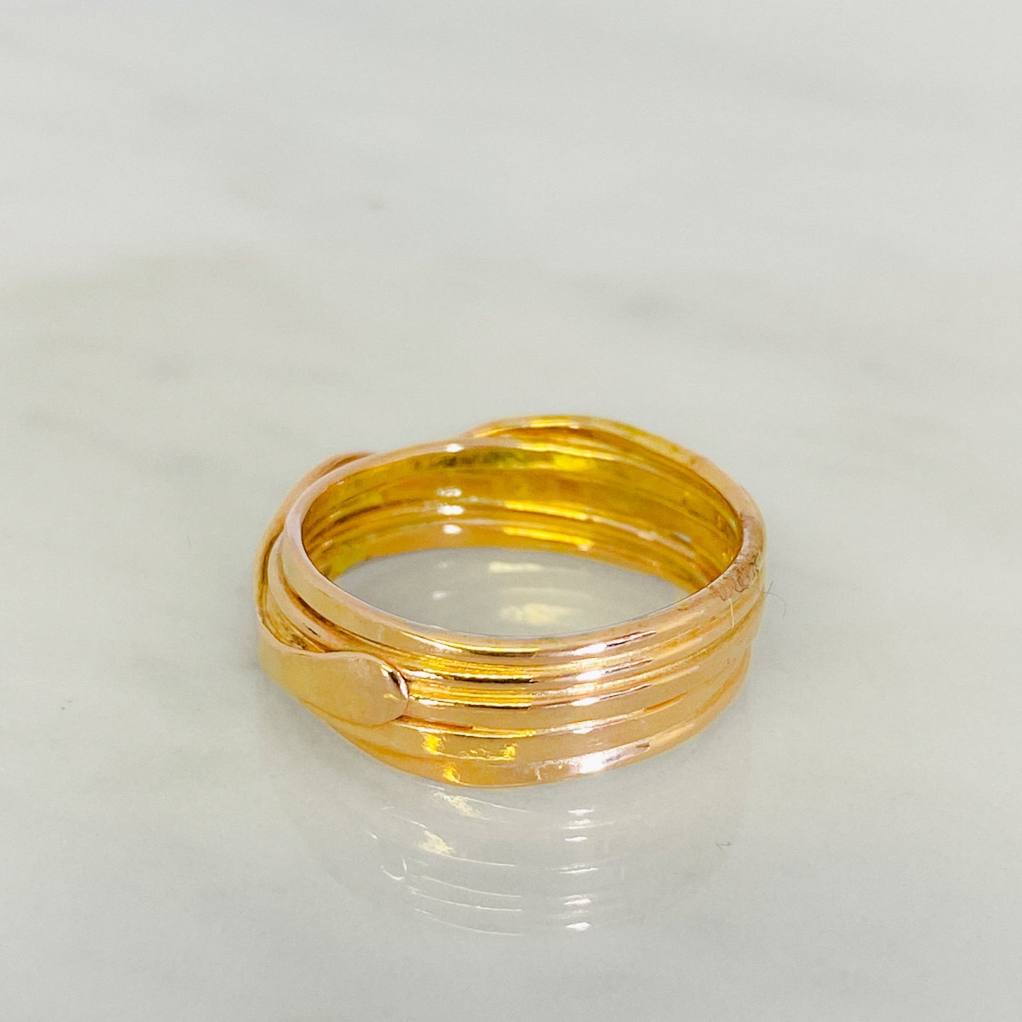 Modrwy Priodas Wedi'i Lapio Rose Gold